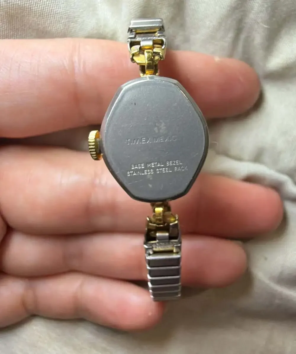 Vintage Timex Women’s Mechanical Watch Gold Tone Stretch Band For Parts Repair
